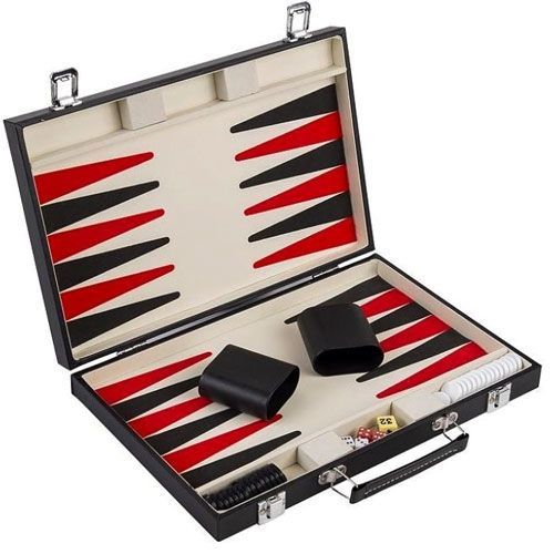 backgammonspel in koffer