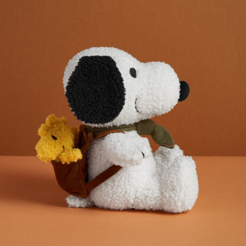 bon ton toys knuffelhond snoopy met rugzak - 20 cm 