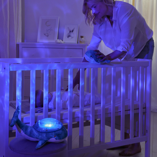 cloud.b knuffelwalvis met nachtlamp en geluid - blauw