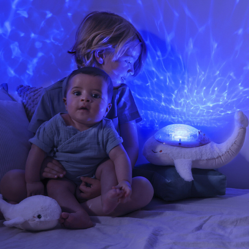 cloud.b knuffelwalvis met nachtlamp en geluid - wit