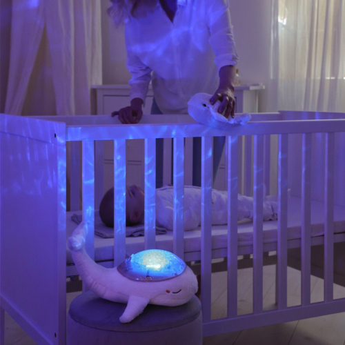 cloud.b knuffelwalvis met nachtlamp en geluid - wit