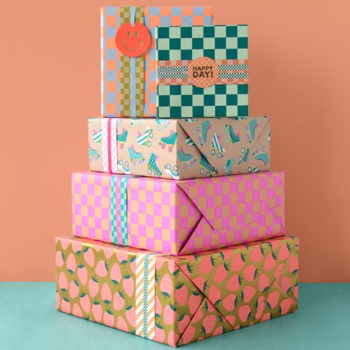 house of products inpakpapier rolschaatsen - roze geruit - 3 m