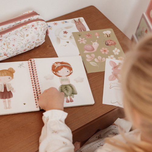 little dutch aankleedboek fairy garden