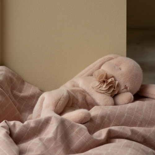 maileg knuffelkonijn sleeping bunny plush - powder - 28 cm