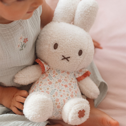 little dutch knuffelkonijn nijntje - lucky blossom - 20 cm