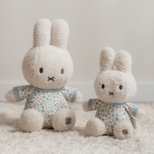 little dutch knuffelkonijn nijntje - lucky leaves - 20 cm