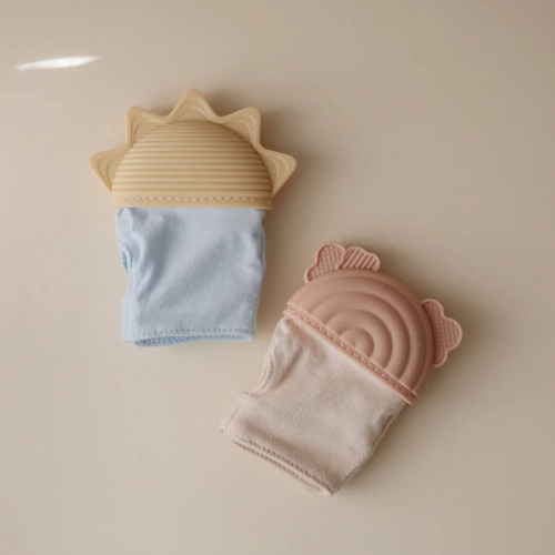 mushie bijthandschoen regenboog - blush