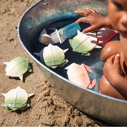 oli & carol bijt- & badspeelgoed origami walvis