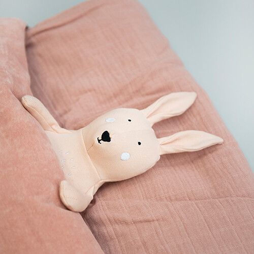 trixie knuffelkonijn mrs. rabbit - 38 cm